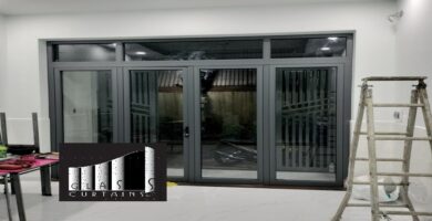 Giá cửa kính cường lực